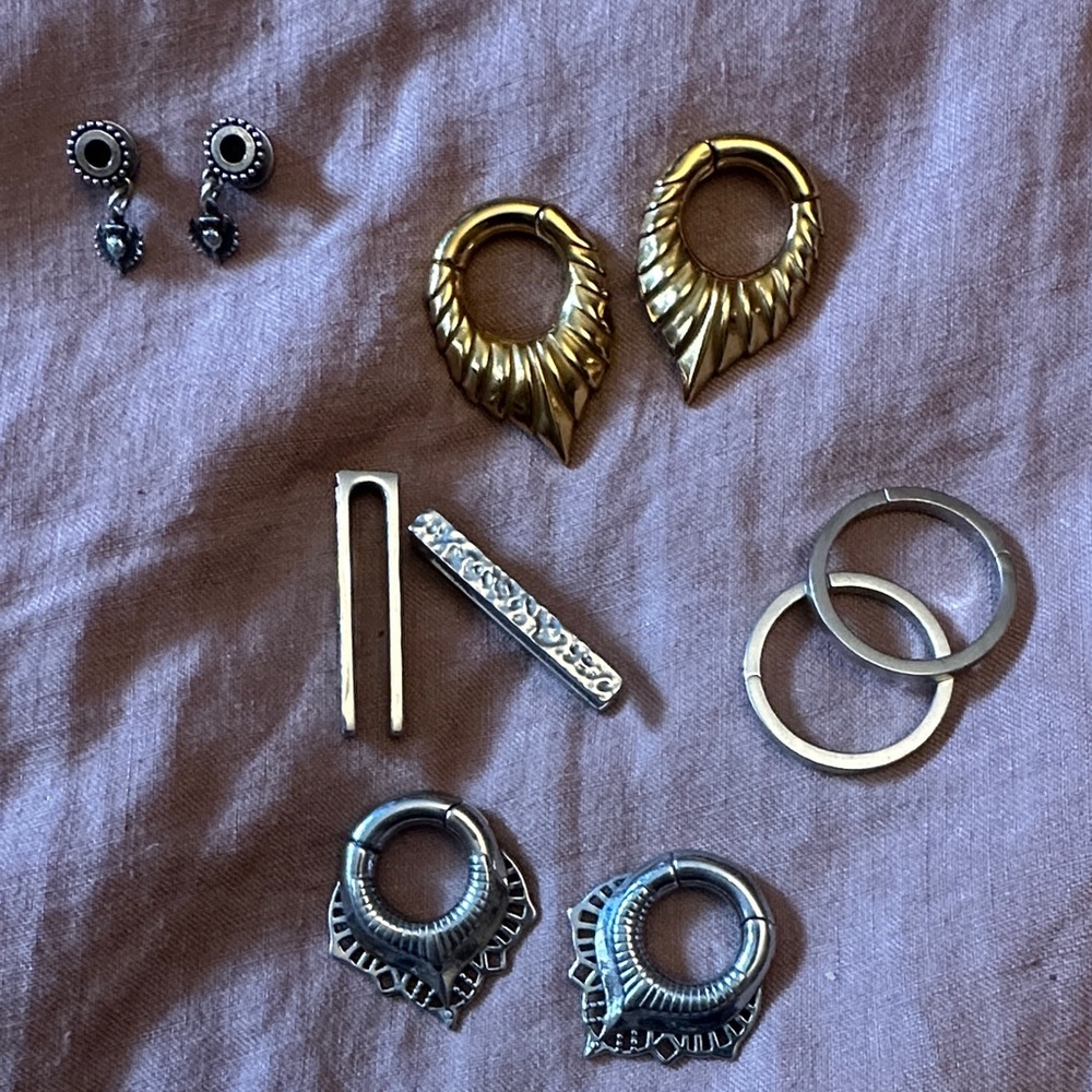 Gauged Mixed Metal Women's Earring Set